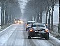 Verschneite Strassen und Eisglätte erschweren das Fahren im Winter. Foto: Auto-Reporter/Continental